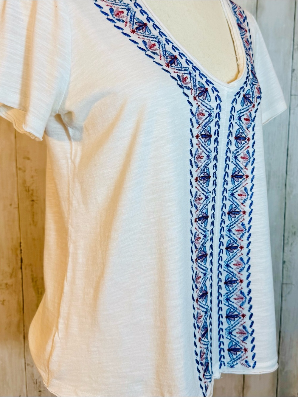 Knox Rose Embroidered Boho Tee | White Short Sleeve Top | Medium - Picture 6 of 10